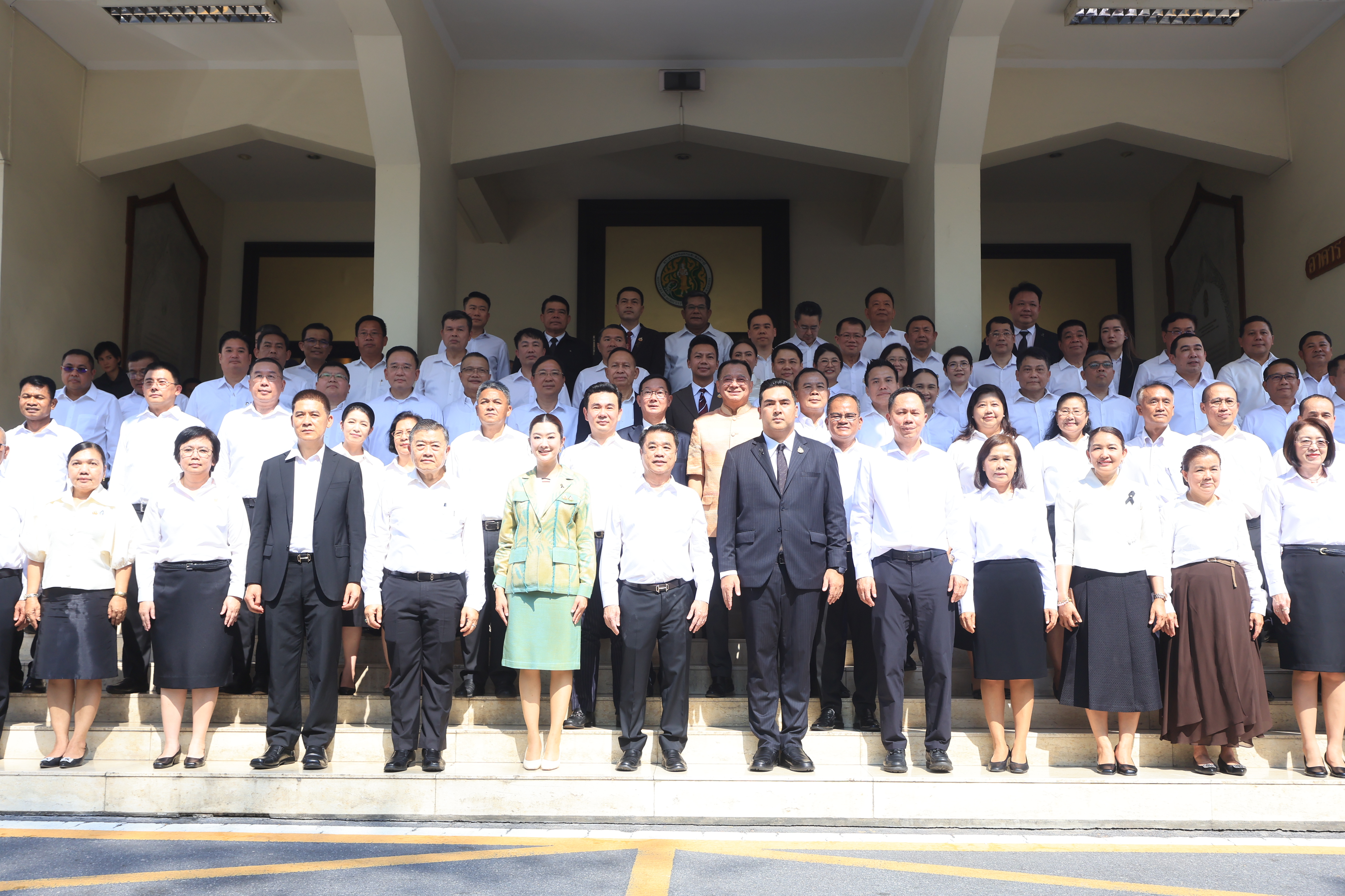 title - คณะผู้บริหาร ส.ป.ก. ร่วมพิธีสักการะสิ่งศักดิ์สิทธิ์ประจำกระทรวงเกษตรและสหกรณ์ ในโอกาสเข้ารับตำแหน่งของรัฐมนตรีว่าการกระทรวงเกษตรและสหกรณ์ และรัฐมนตรีช่วยว่าการกระทรวงเกษตรและสหกรณ์ 